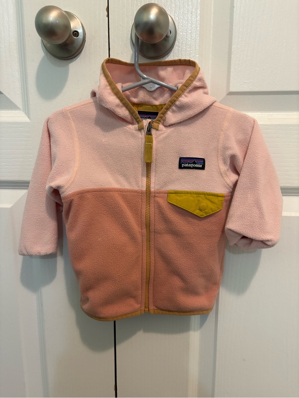 Patagonia Kids Two-Tone Pink & Peach Zip Hooded Fleece with Yellow Pocket
